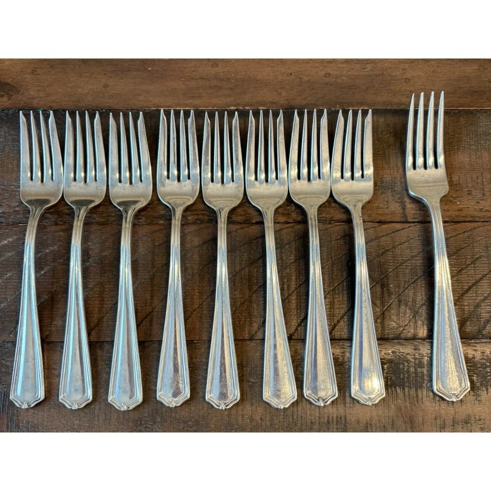 International Silverplate Co. XII 8 Salad Forks & 1 Dinner Fork FLATWARE